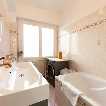Renting Deux Pieces Climatise Centre D'antibes בית נופש אנטיב
